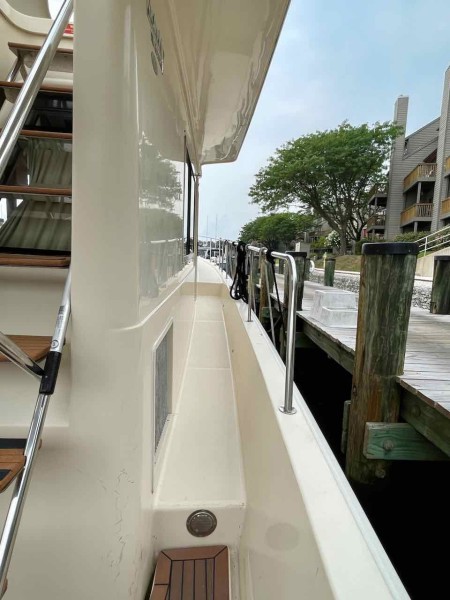 2006 Mainship 43
