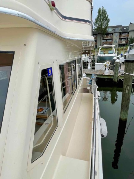 2006 Mainship 43