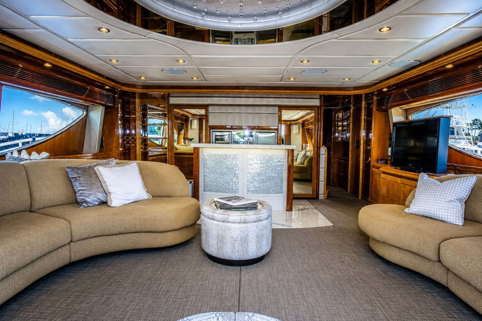 2000 Ferretti Yachts Custom Line 94