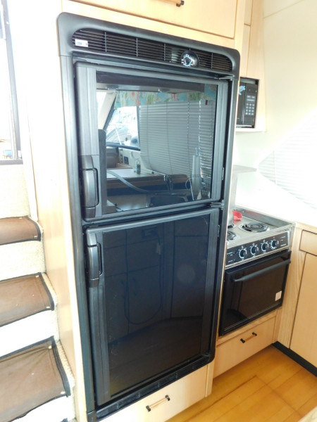 1999 Bayliner 4087 Aft Cabin