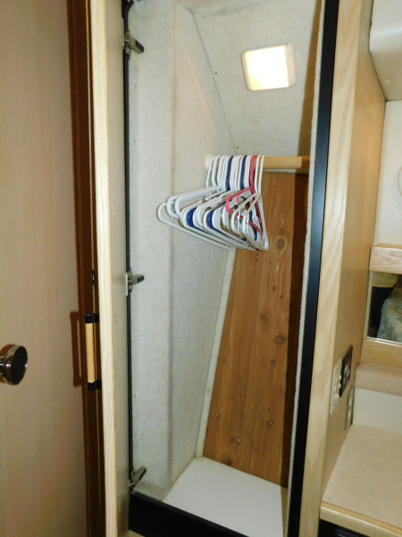 1999 Bayliner 4087 Aft Cabin