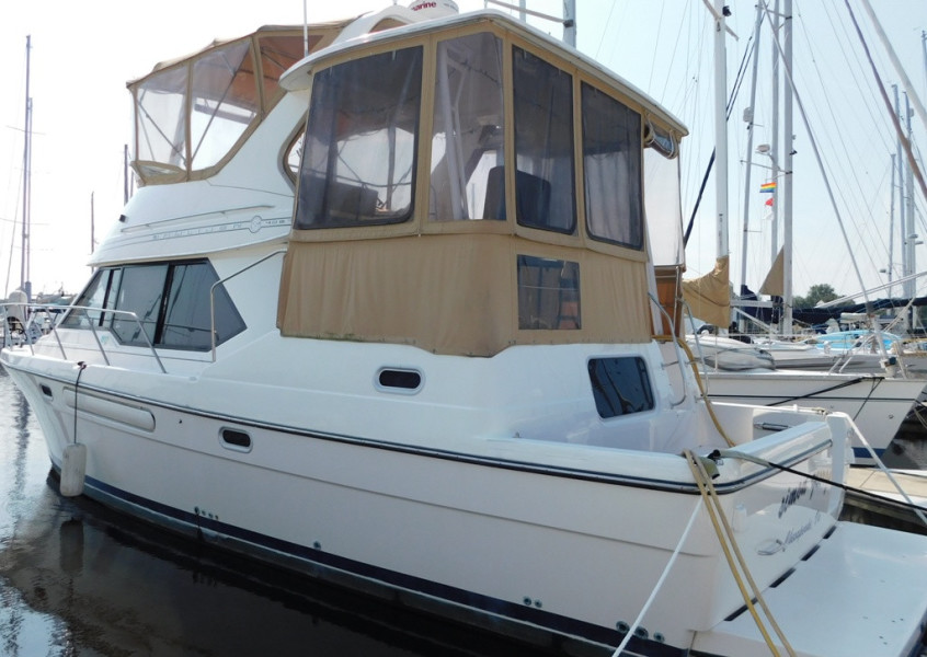 1999 Bayliner 4087 Aft Cabin