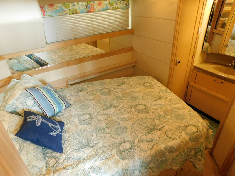 1999 Bayliner 4087 Aft Cabin