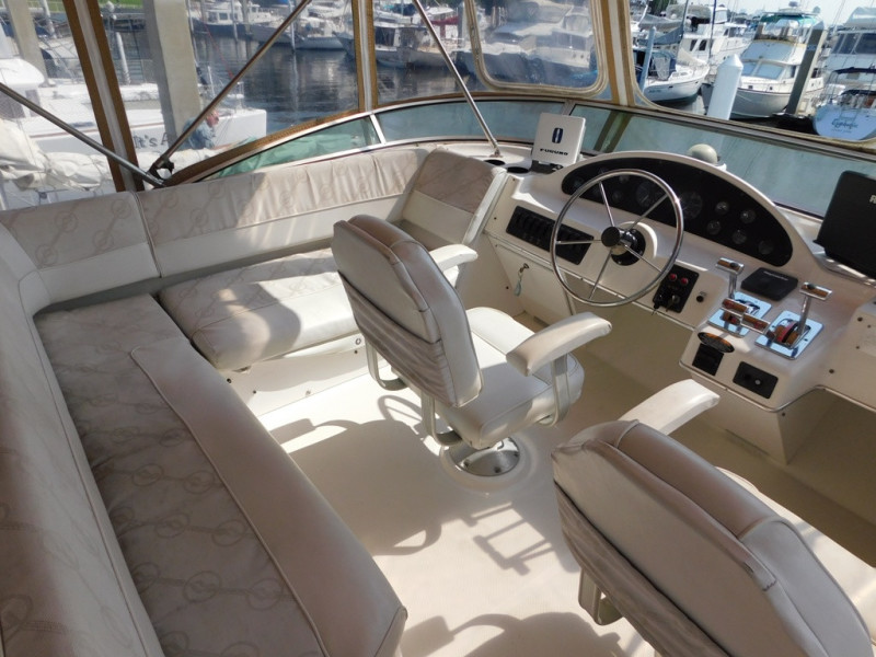 1999 Bayliner 4087 Aft Cabin