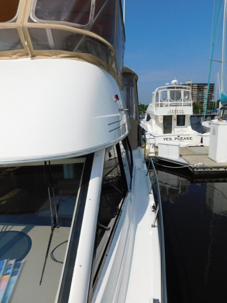 1999 Bayliner 4087 Aft Cabin