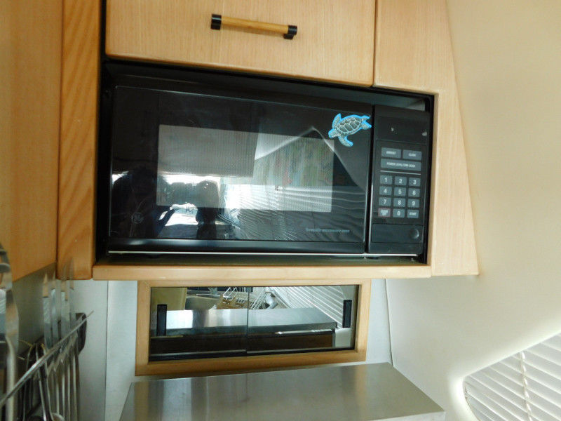 1999 Bayliner 4087 Aft Cabin