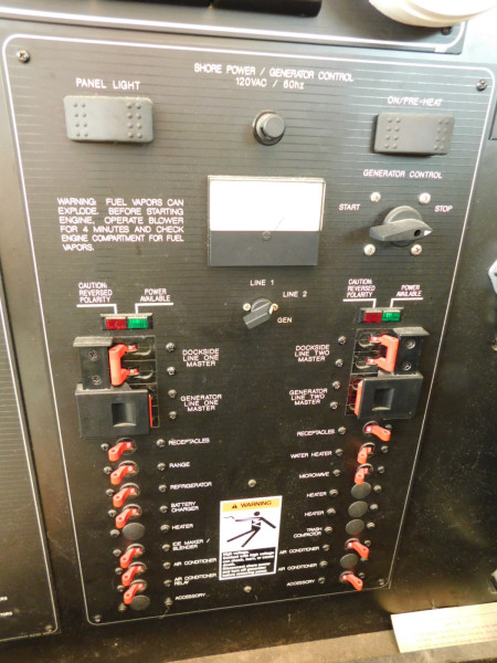 1999 Bayliner 4087 Aft Cabin