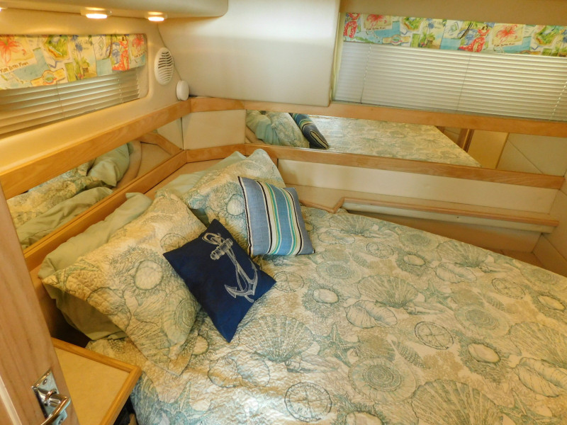 1999 Bayliner 4087 Aft Cabin