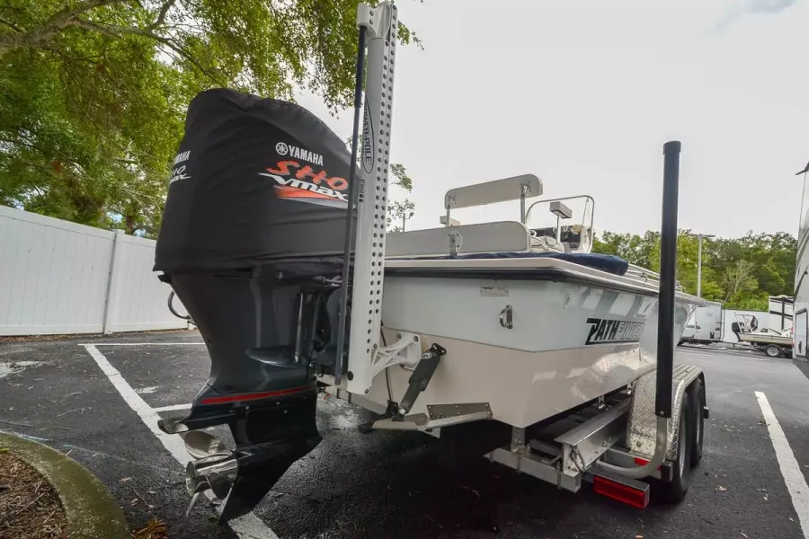 2004 Pathfinder 2200 V