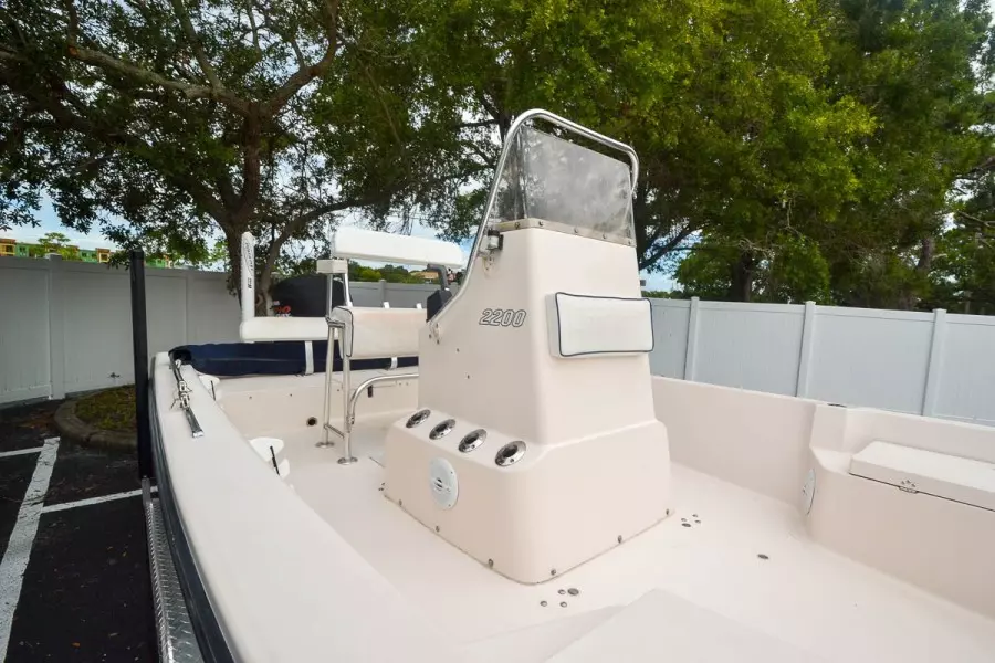 2004 Pathfinder 2200 V