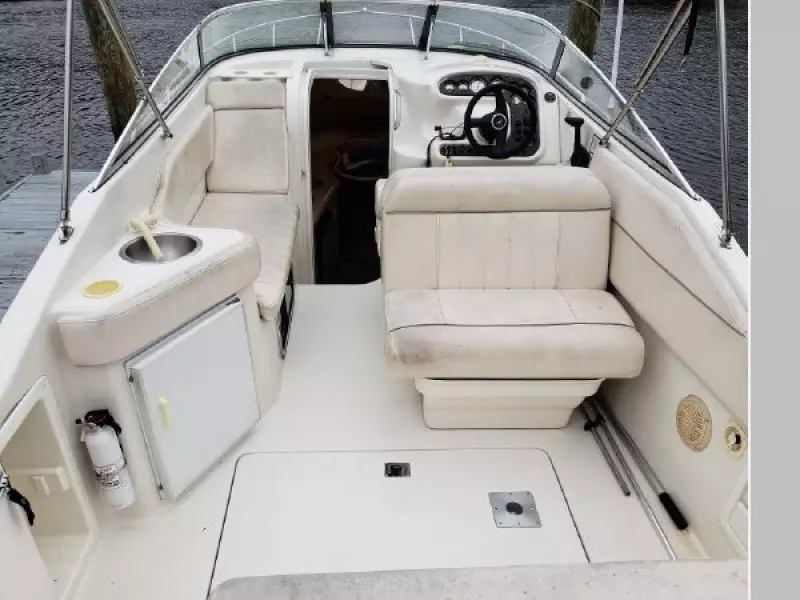 2001 Monterey 262 Cruiser