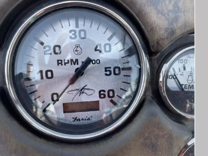 2001 Monterey 262 Cruiser