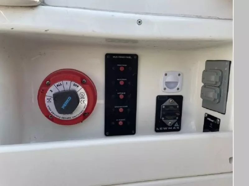 2001 Monterey 262 Cruiser