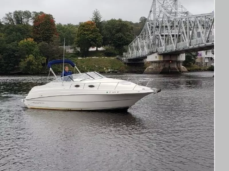 2001 Monterey 262 Cruiser