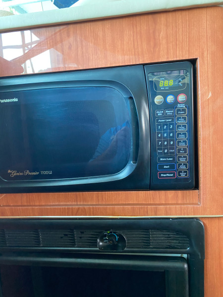 1999 Sea Ray 400 Sedan Bridge