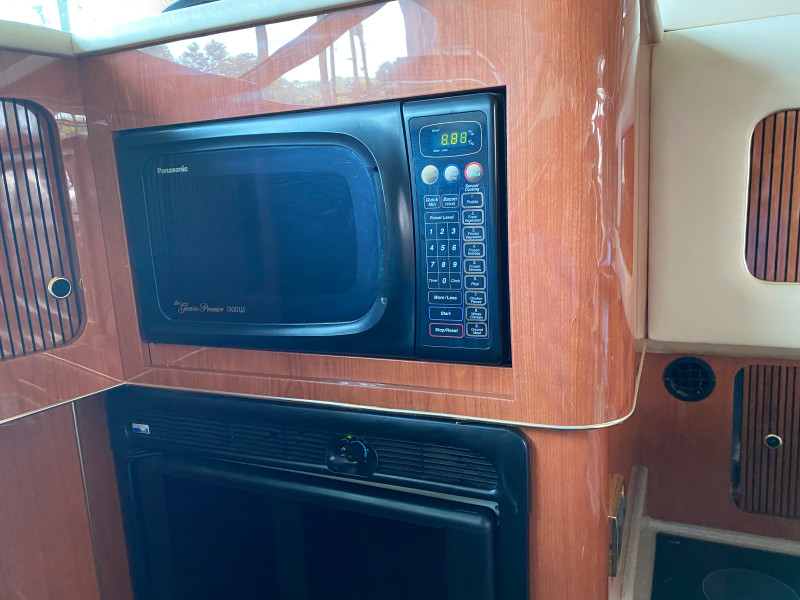 1999 Sea Ray 400 Sedan Bridge
