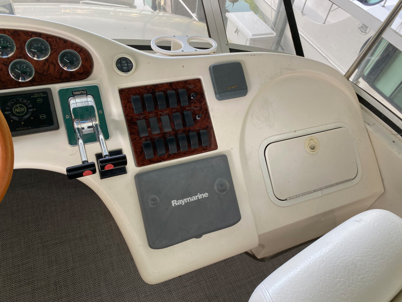 1999 Sea Ray 400 Sedan Bridge
