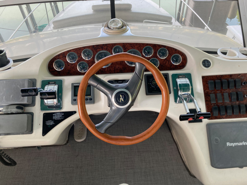 1999 Sea Ray 400 Sedan Bridge