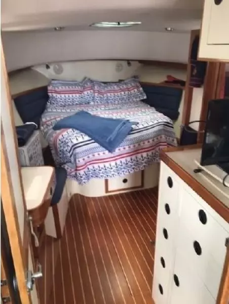 2002 Albin 32 + 2 Command Bridge