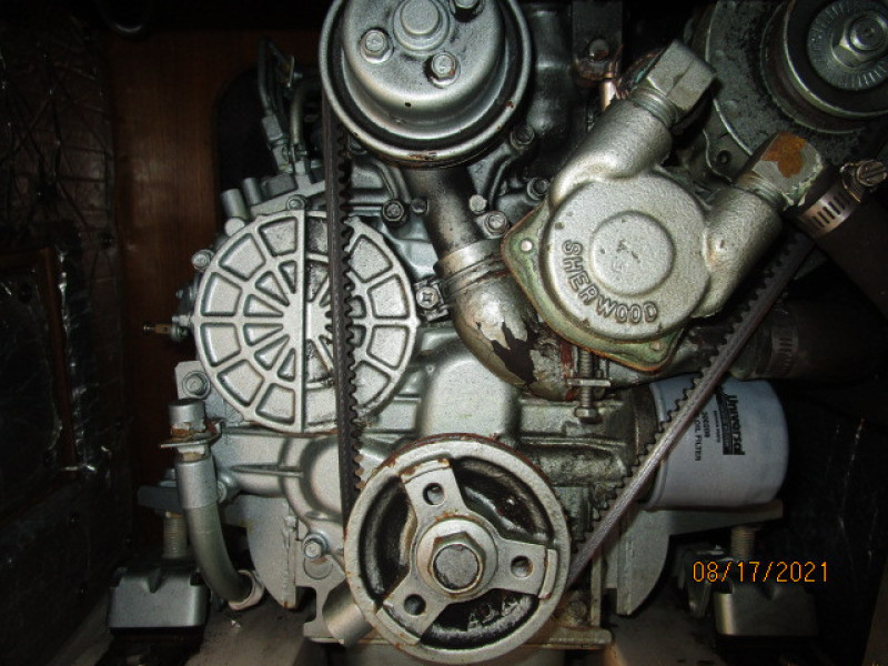 34' Catalina auxiliary1