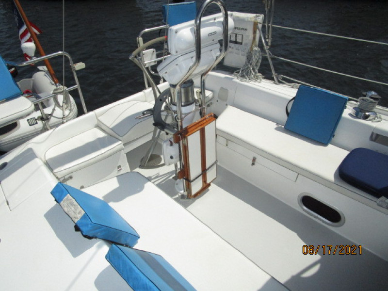 34' Catalina cockpit