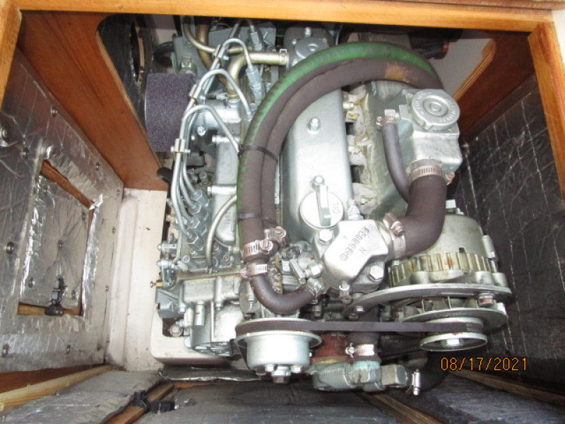 34' Catalina auxiliary2