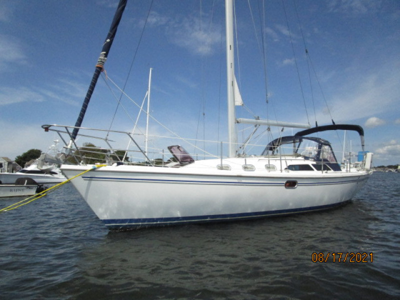 34' Catalina port forward profile