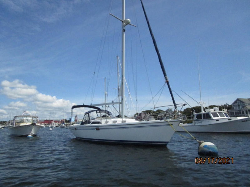 34' Catalina starboard forward profile2