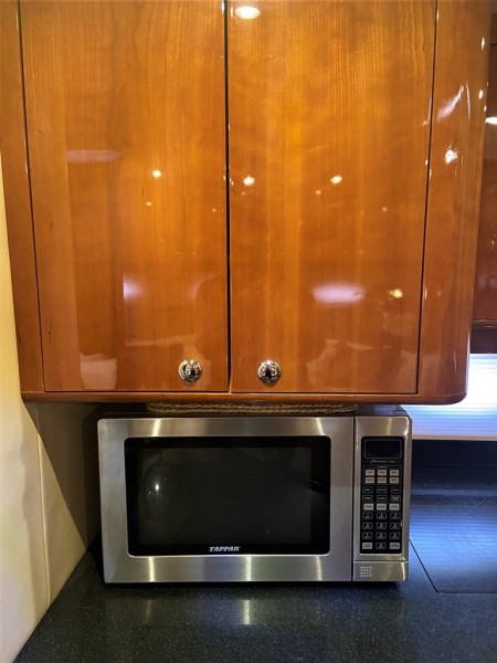 2006 Regal Commodore 4460