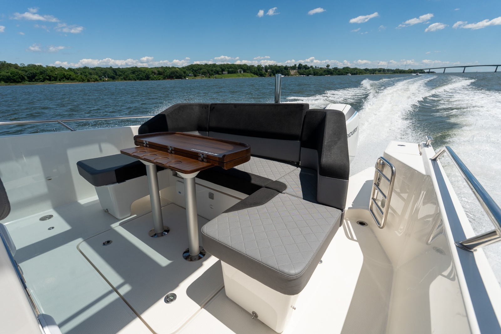 30' 2023 Nimbus T9
