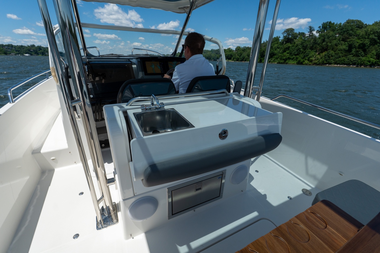 30' 2023 Nimbus T9