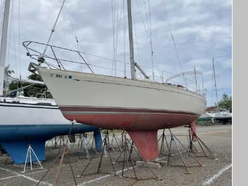 Pa Pe Yon 33ft CAL Yacht For Sale