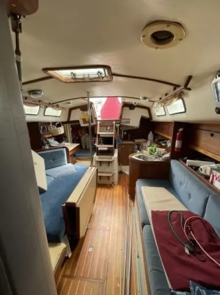 Pa Pe Yon 33ft CAL Yacht For Sale