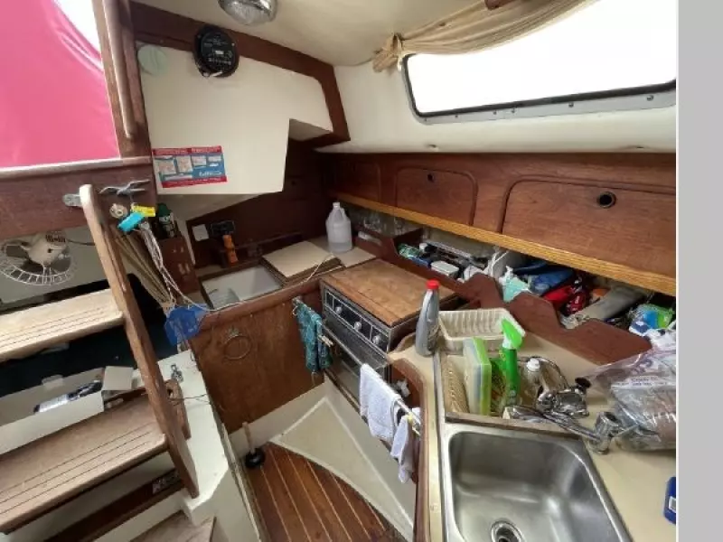 Pa Pe Yon 33ft CAL Yacht For Sale
