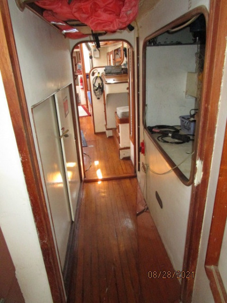 44' Kelly Peterson aft companionway2