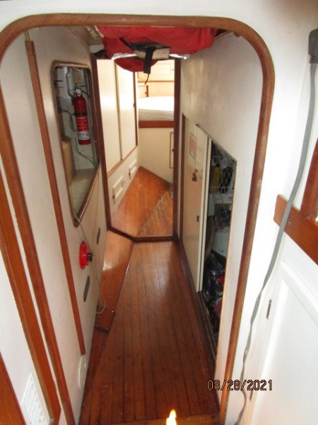 44' Kelly Peterson aft companionway1