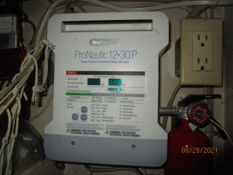 44' Kelly Peterson battery charger