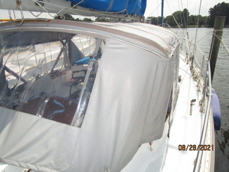 44' Kelly Peterson bimini