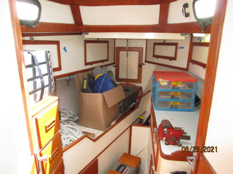 44' Kelly Peterson forward stateroom