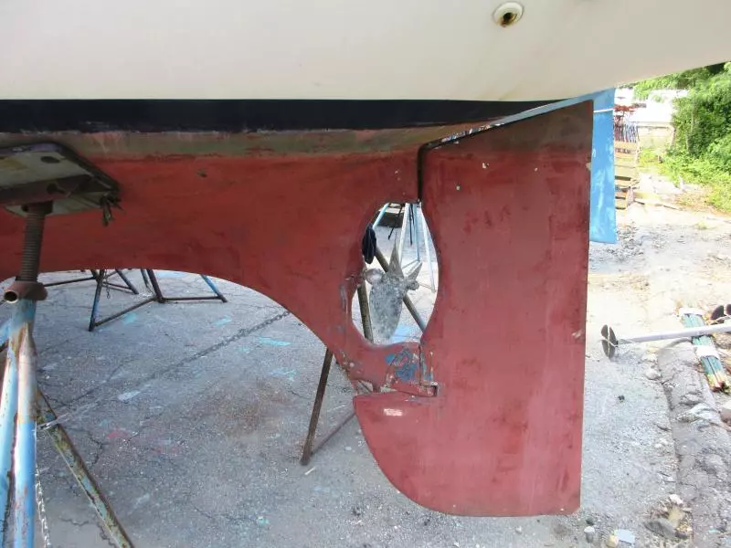 Bottom, aft