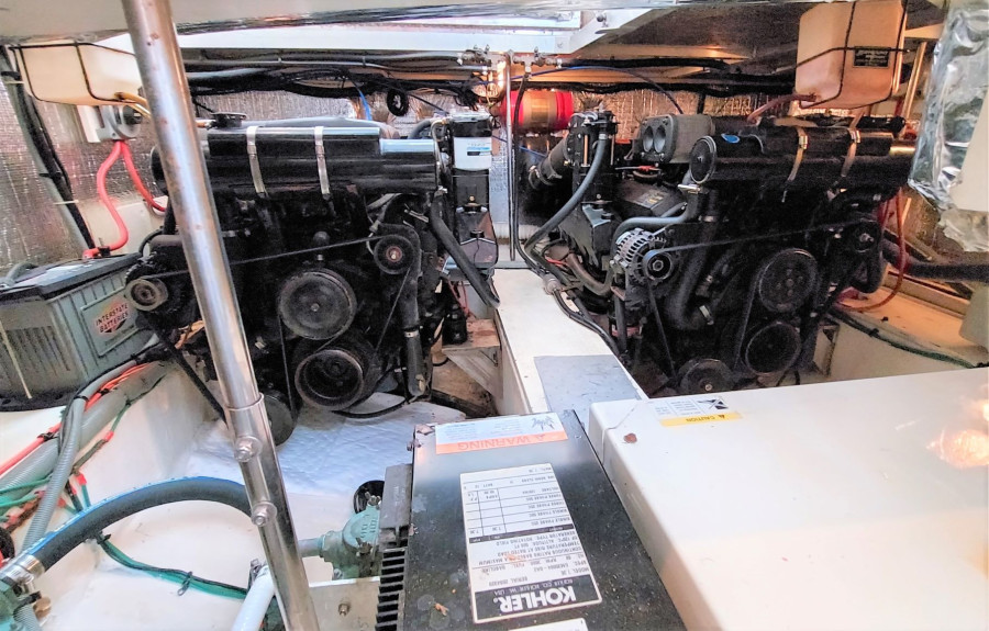 2000 Cruisers Yachts 3750