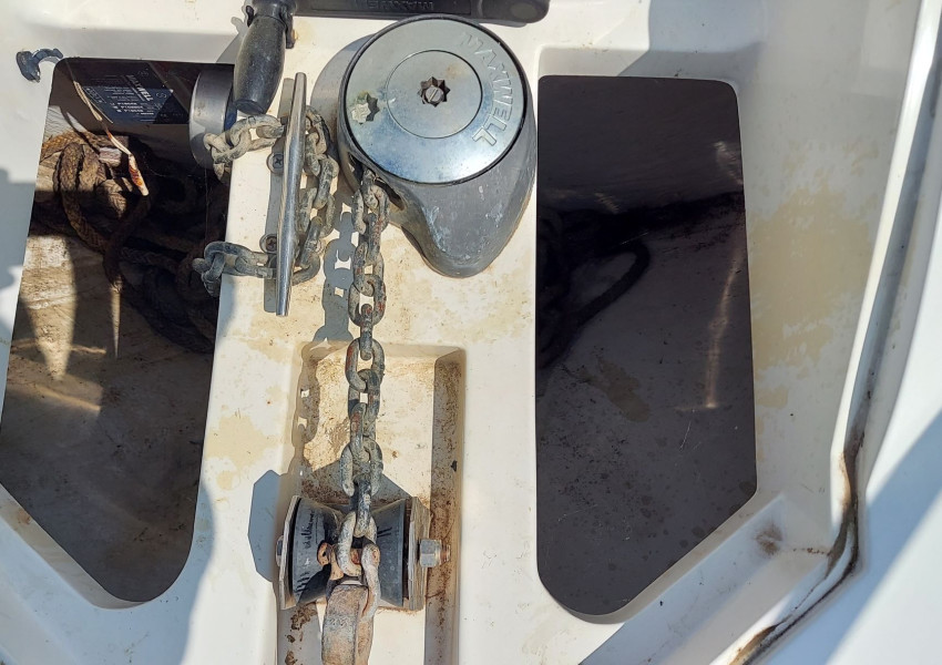 2000 Cruisers Yachts 3750