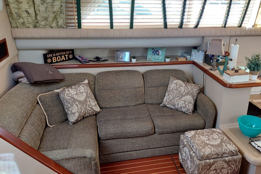 2000 Cruisers Yachts 3750