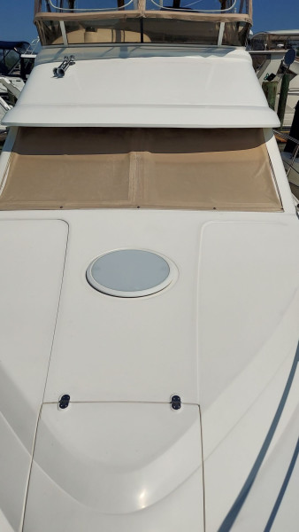 2000 Cruisers Yachts 3750