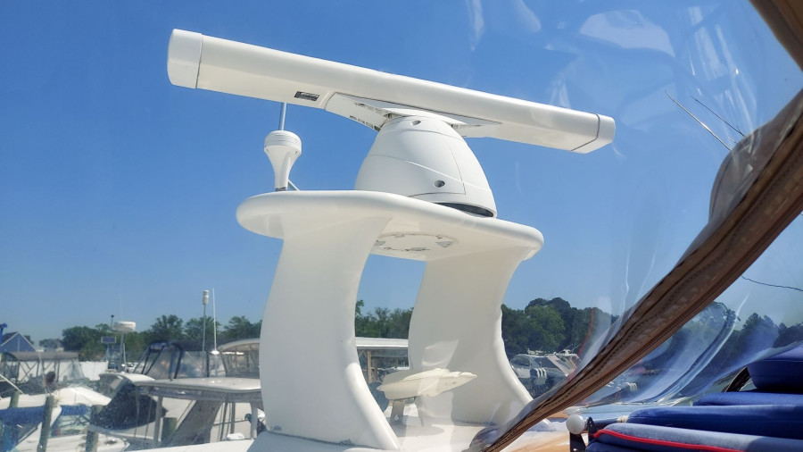 2000 Cruisers Yachts 3750