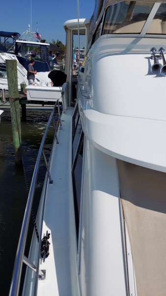 2000 Cruisers Yachts 3750