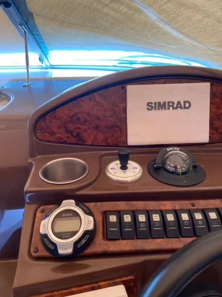 2013 Rinker 290 Express Cruiser