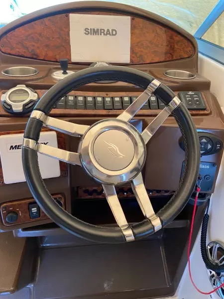 2013 Rinker 290 Express Cruiser