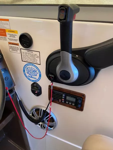 2013 Rinker 290 Express Cruiser