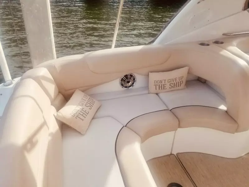 2013 Rinker 290 Express Cruiser